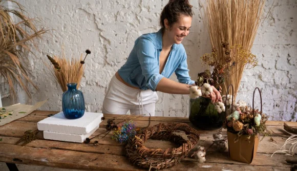 People building their own dried arrangement-diy crafts for home decor