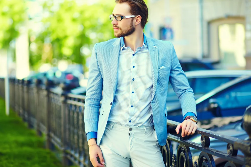 Man in lightweight linen shirt and blazer during spring.