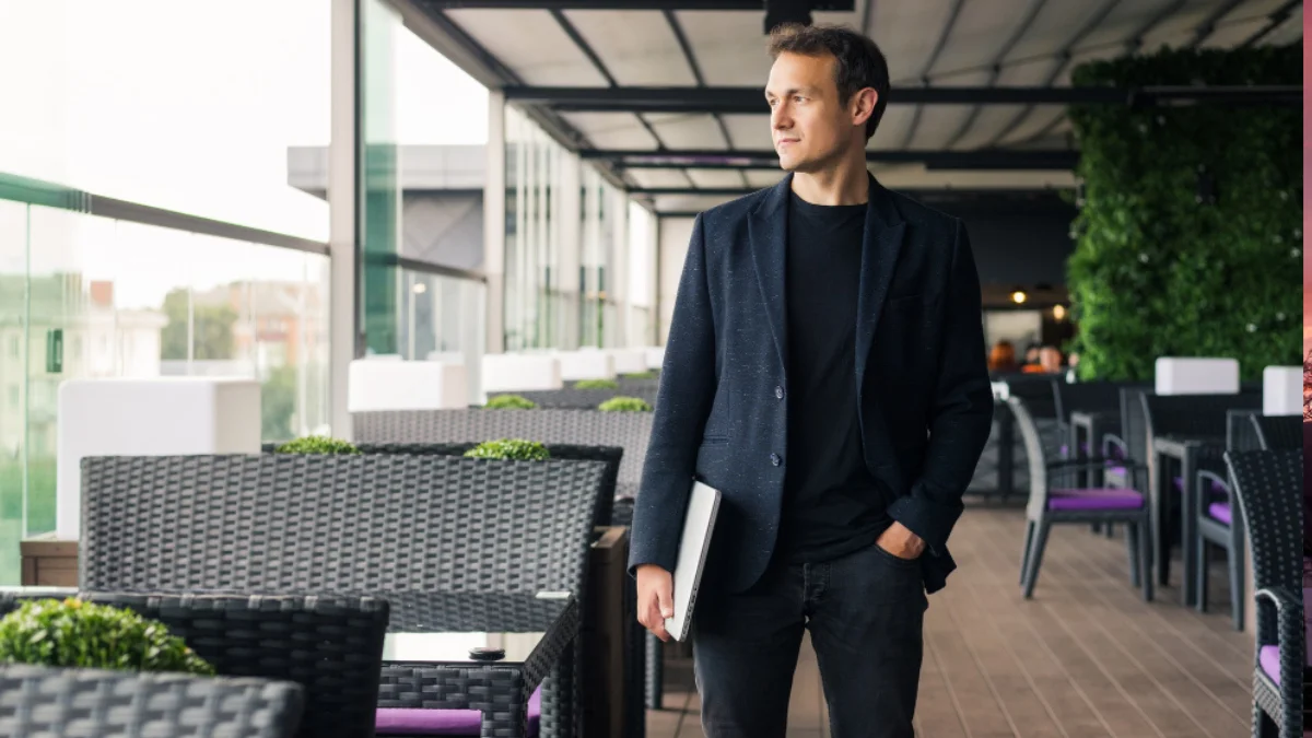 Stylish man in a smart casual dinner outfit